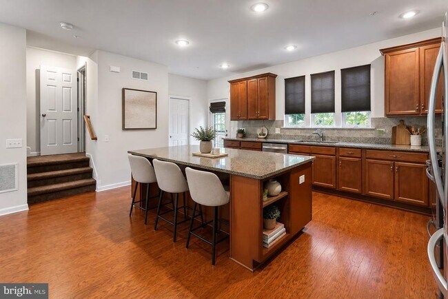 Foto del edificio - 484 Rowan St