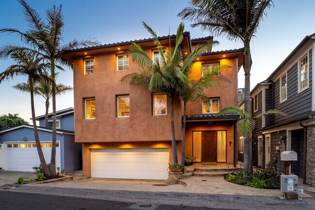 Building Photo - GORGEOUS CUSTOM BEACH HOME - Solimar Beach...