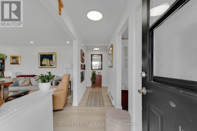 Photo du bâtiment - 402 Elizabeth St