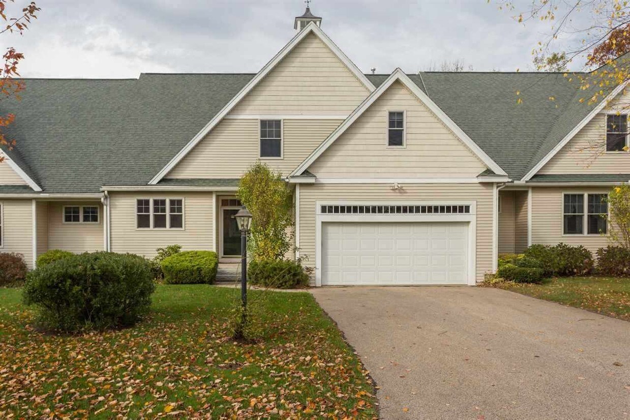 3 Crockett's Way, Stratham, NH 03885 Condo for Rent in Stratham, NH