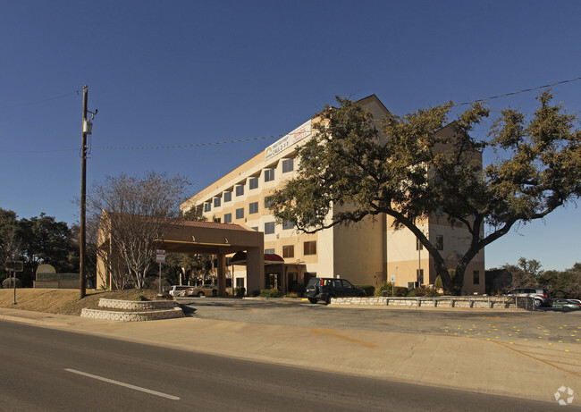 Primary Photo - Skyline Terrace