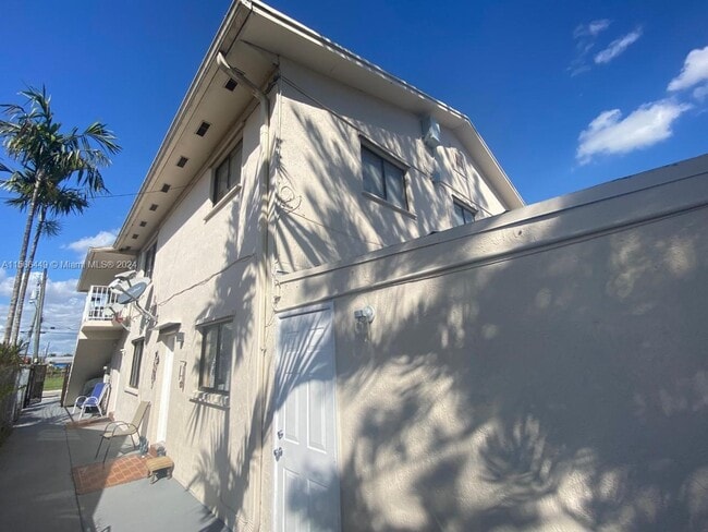 Building Photo - 11040 SW 5th St