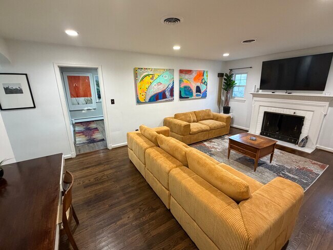 Foto del edificio - 7001 Coolridge Dr