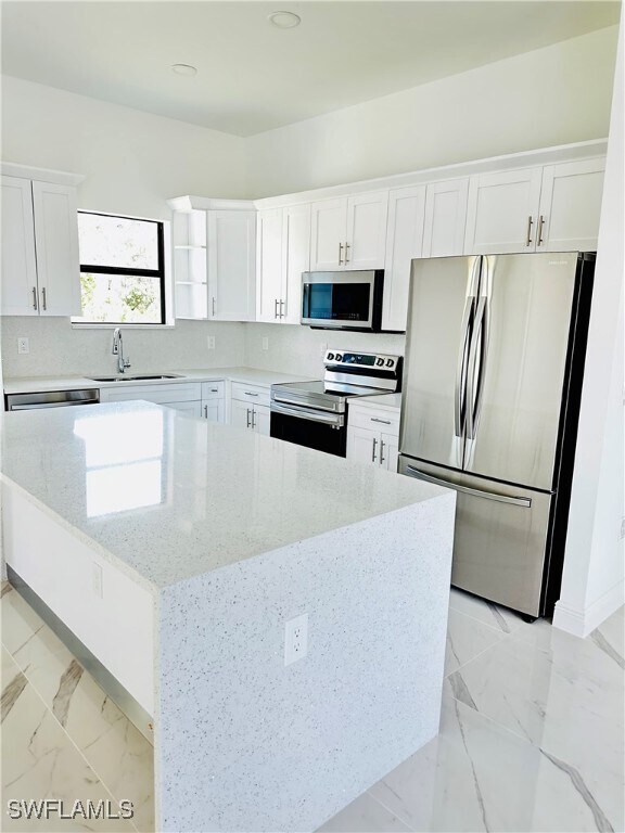 Foto del edificio - 717 Genoa Ave S