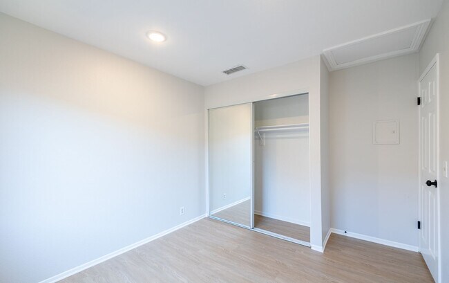 Foto del interior - 5302 Colodny Ave