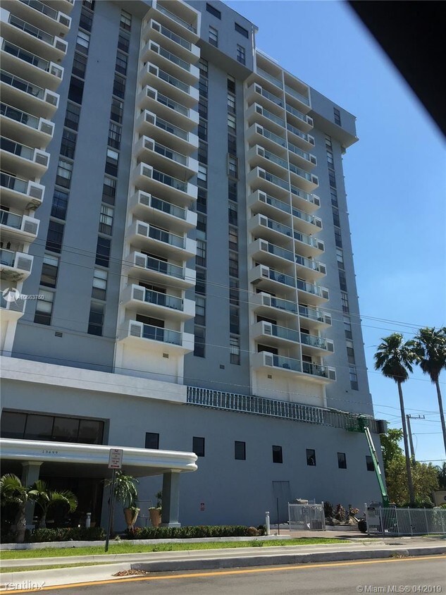 Primary Photo - 13499 Biscayne Blvd