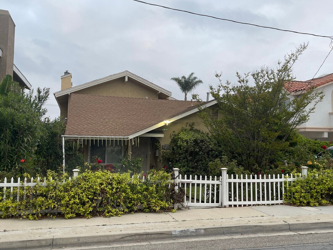Home Front and Street View - 2703 Gates Ave