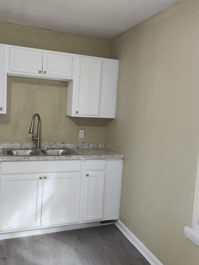 Foto del edificio - 128 Cherryview Ln