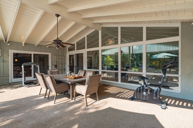 Building Photo - 1342 Skyline Dr