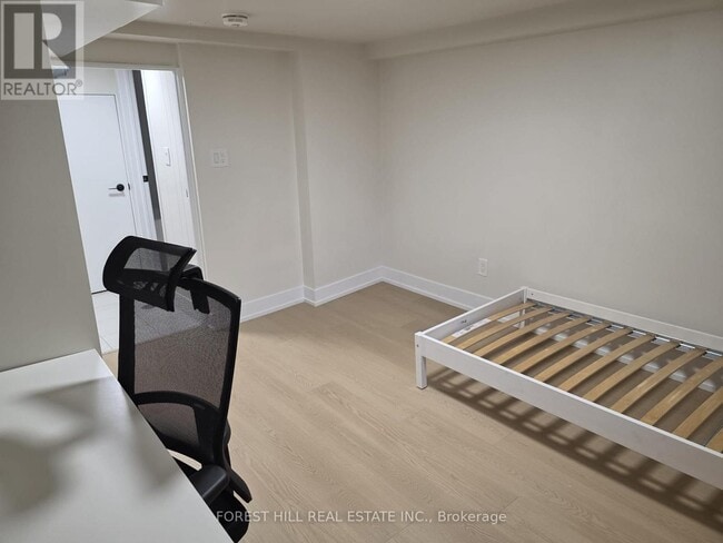 Building Photo - 273 Silver Springs Blvd