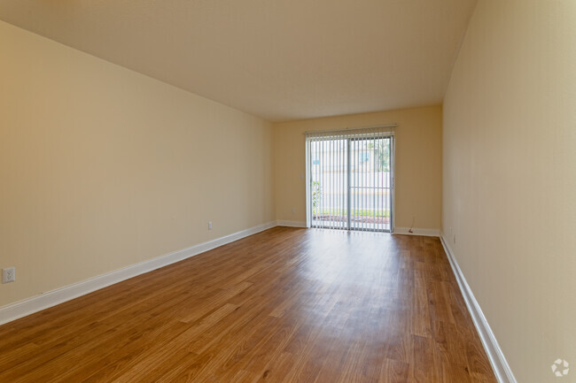 1BR, 1BA - Oak Manor at Temple Terrace