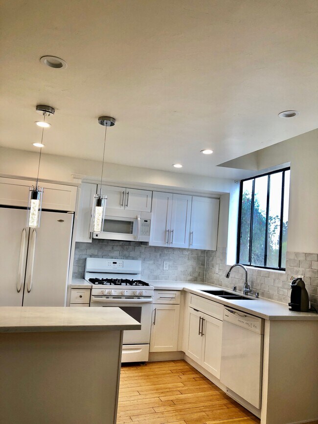 Foto del edificio - 12525 Pacific Ave