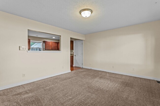 Building Photo - 1090 Rita Dr