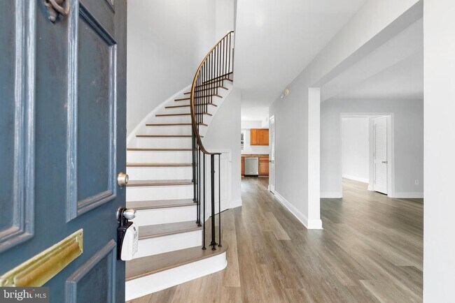 Building Photo - 8511 Westover Ct