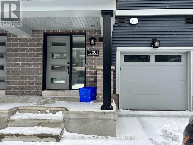 Building Photo - 709 Confluence Walk