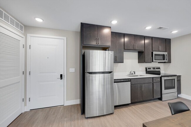 Foto del edificio - 707 W Springfield Ave