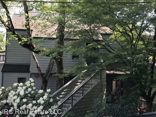 Building Photo - 1 br, 1.5 bath House - 4880 SW Slavin Rd