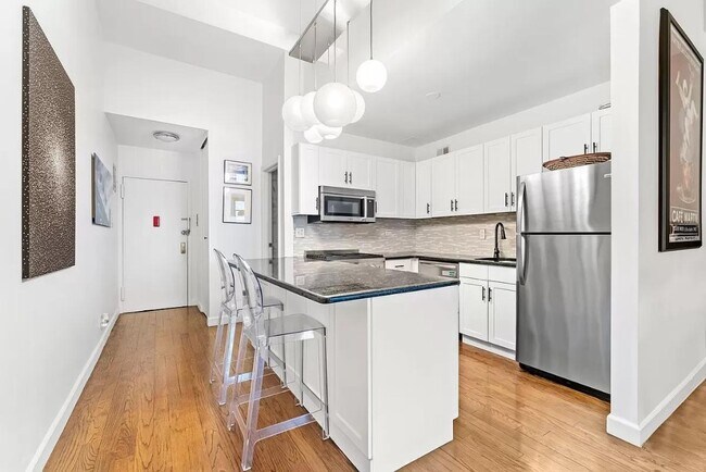 Building Photo - 315 Seventh Avenue