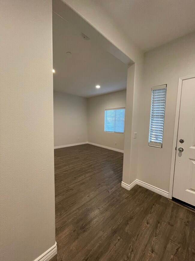 Building Photo - 16784 Olive Tree Ln