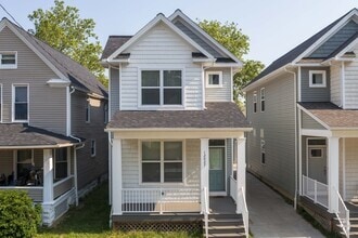 Building Photo - 12027 Wade Park Ave