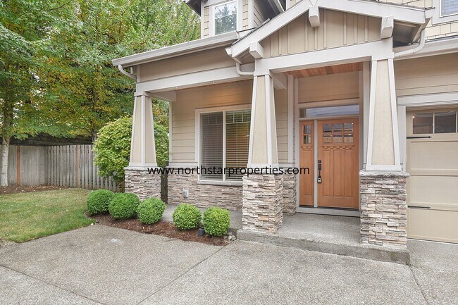 Building Photo - Beautiful Craftsman in Lake Oswego