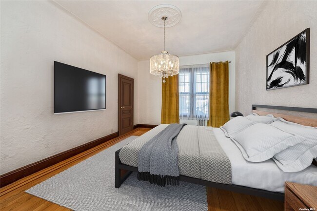 Foto del edificio - 215-25 Murdock Ave