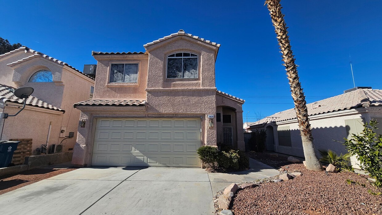 Foto principal - Beautiful 4 bedroom near Lake Mead & Tenay...