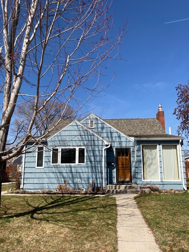 Primary Photo - 412 North Ave W
