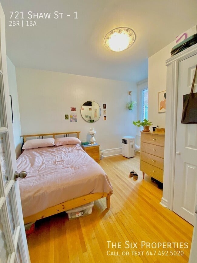Building Photo - Newly Renovated Two-Bedroom Apartment
