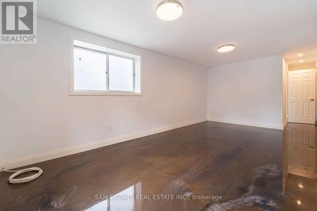 Building Photo - 14011 Trafalgar Rd