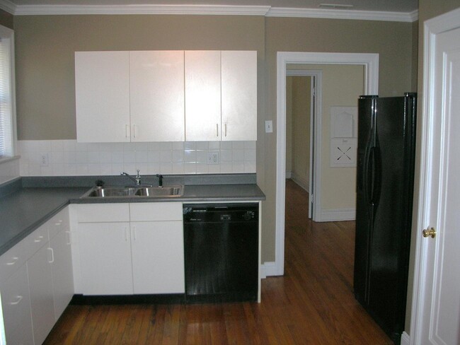 Foto del edificio - 7359 Amherst Ave