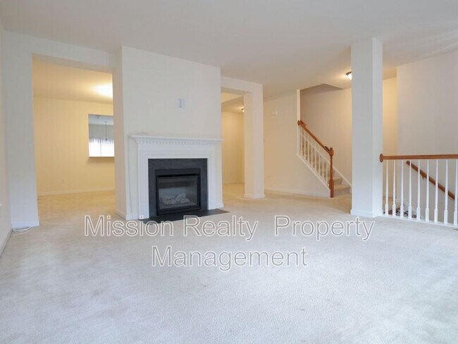Building Photo - 1721 W Cary St
