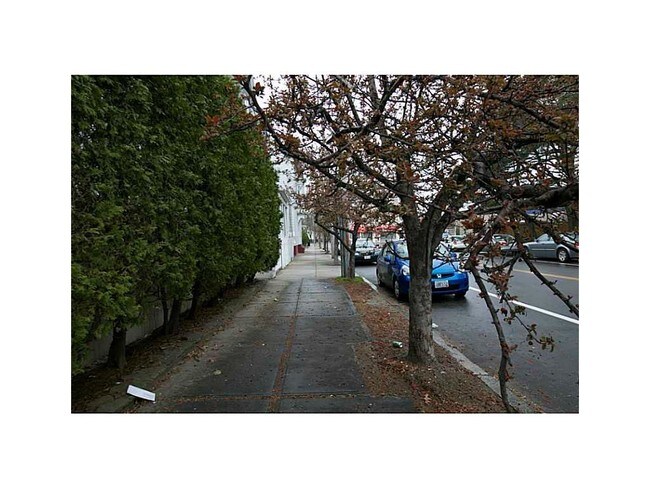 Building Photo - 160-158 Bridgham St