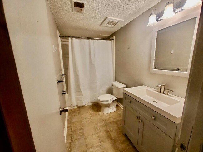 Building Photo - 401 NW 3rd St