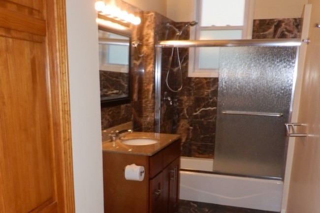 Full bathroom - 194 Auburn St