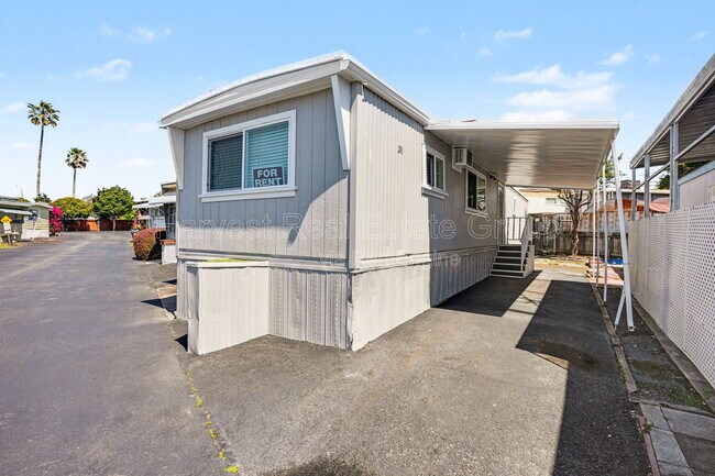 Foto del edificio - 3913 Castro Valley Blvd