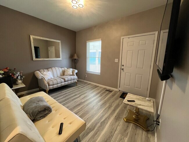 Foto del edificio - 360-362 Hosack St
