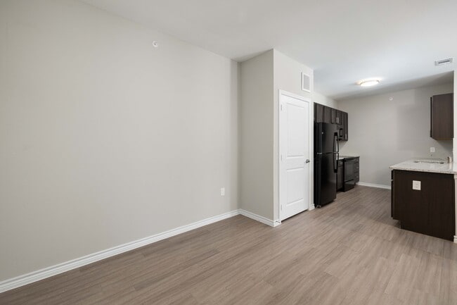 Building Photo - Meadowbrook