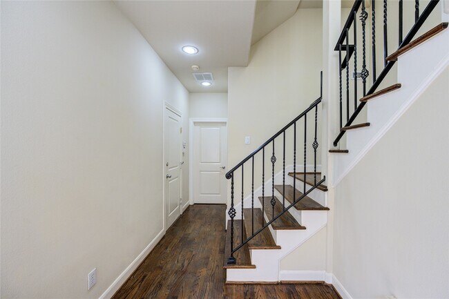 Foto del edificio - 5813 Washington Ave