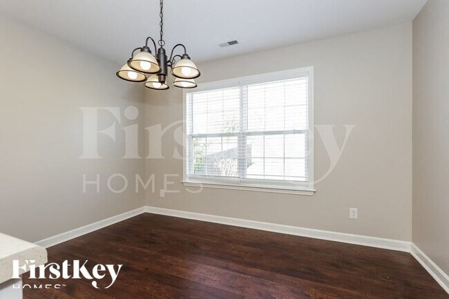 Foto del edificio - 2260 Dewey Dr