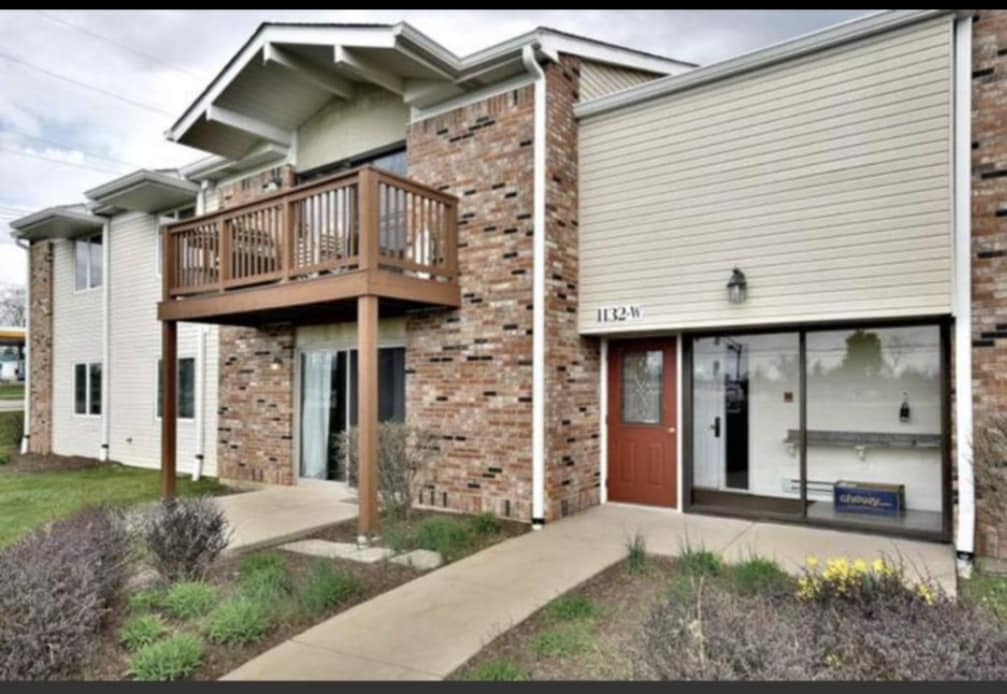 1132 Hinswood Dr Unit 102 Hinswood, Darien, IL 60561 Condo for Rent