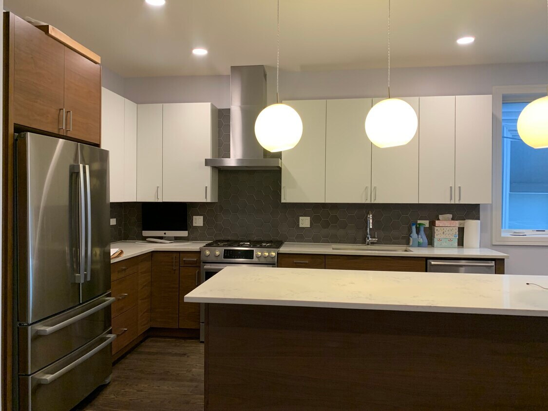 Foto del edificio - 1217 N California Ave