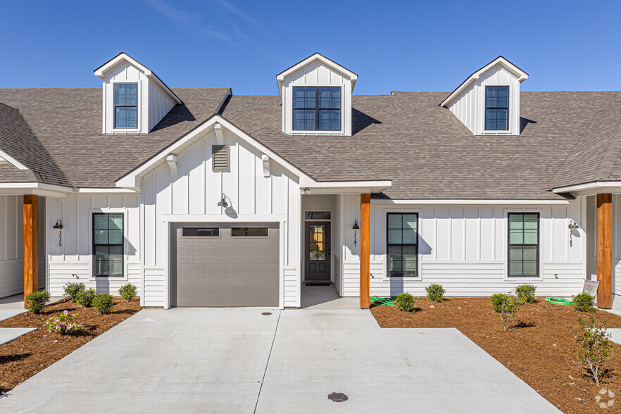 Oak Grove Townhomes