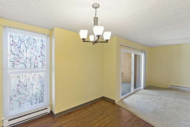 Building Photo - 435 Gateway Dr