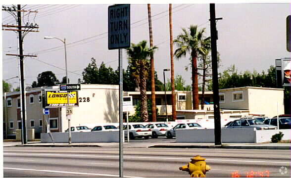 Primary Photo - 7228 Haskell Ave
