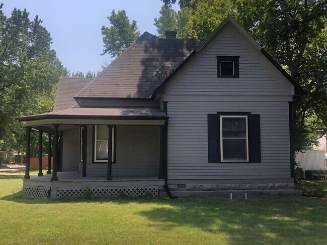 Foto del edificio - Coming soon! 3 Bedroom 1.5 Bathroom home with a 2 car garage for rent in Winfield!