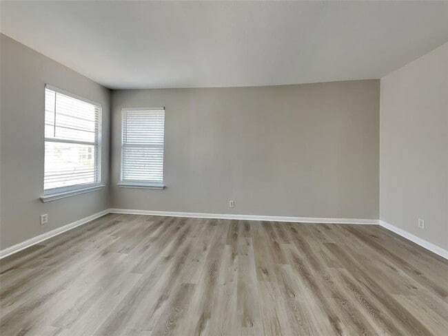 Building Photo - 501 Tobin Dr