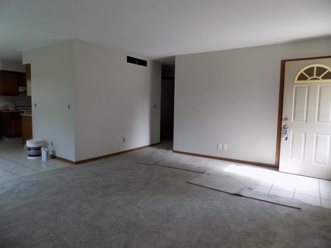 Building Photo - 5167 Seaton Hall Dr
