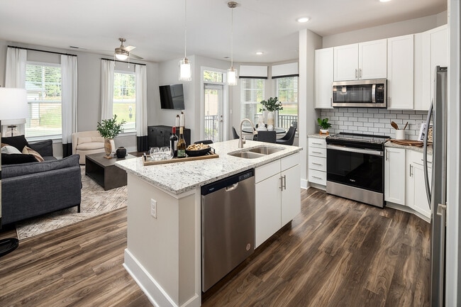 Building Photo - Abberly Royal Creek