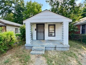 Building Photo - 1536 Brookins St
